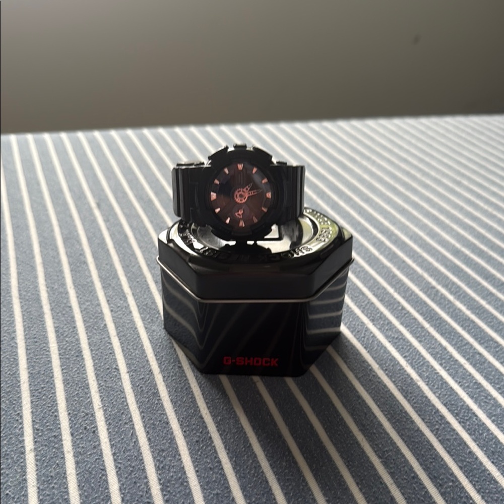 Baby G-Shock navy Watch with rose gold